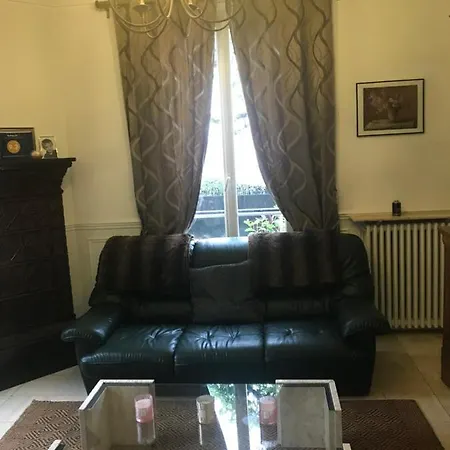 Maison En Pierre De Taille Dom wakacyjny Le Raincy