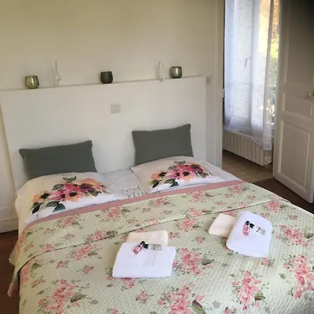 Maison En Pierre De Taille *